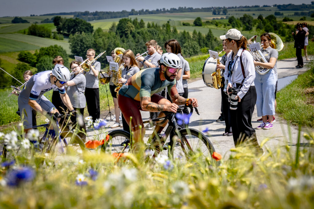 J-labs Gołcza Race 2026, start wyścigu kolarskiego w Małopolsce