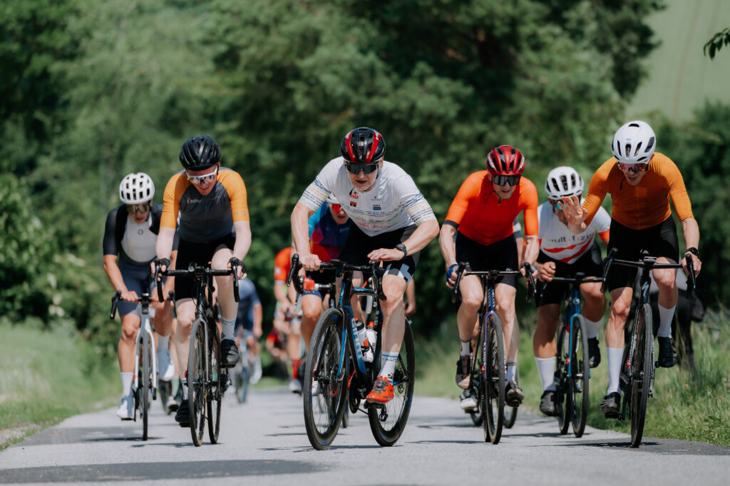 J-labs Gołcza Race 2026, start wyścigu kolarskiego w Małopolsce