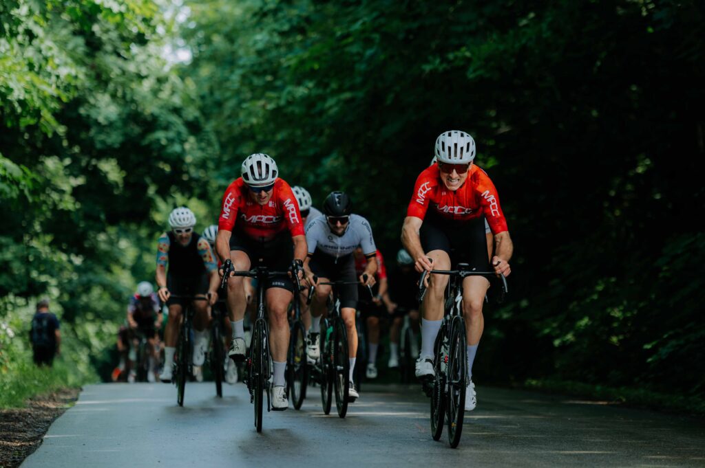 J-labs Gołcza Race 2026, start wyścigu kolarskiego w Małopolsce